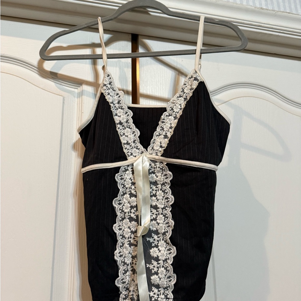 SHEIN Black and White Lace Trim Tank Top